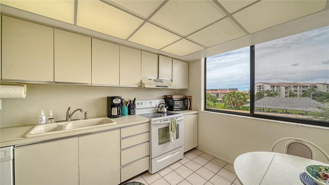 APT-204 - 6266 Midnight Pass Rd, Condo with 2 bedrooms, 2 bathrooms and null parking in SARASOTA FL | Image 17
