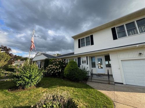 13 Ivanhoe St, Johnston, RI, 02919-4807 | Card Image