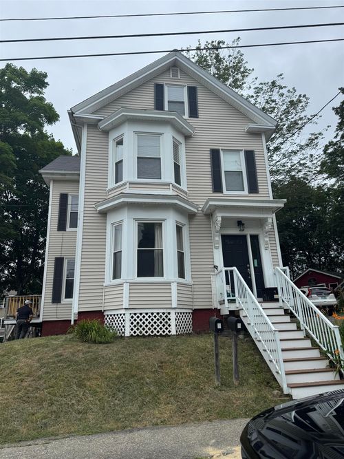 42A Forest St, Dover, NH, 03820-3223 | Card Image