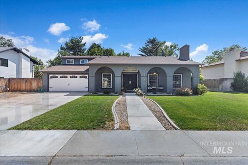 3812 N Rampart St, Boise, ID, 83704-4555 | Card Image