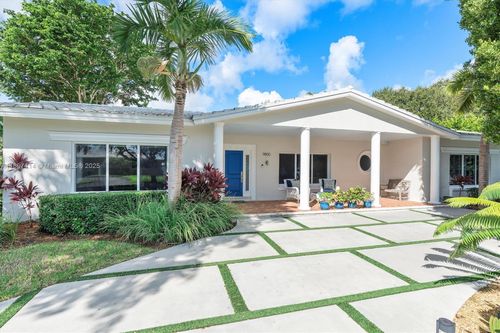 9800 Ne 13th Ave, Miami Shores, FL, 33138-2504 | Card Image