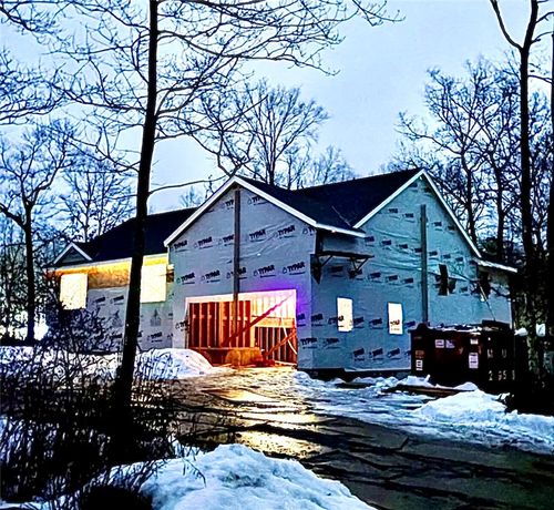 2 Fanning Pl, Hopkinton, RI, 02833-1153 | Card Image