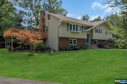 619 Maze Rd, River Vale, NJ, 07675-6531 | Card Image