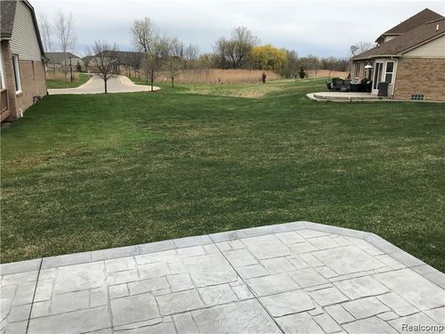 30216 Bradmore Rd, Warren, MI, 48092-6313 | Card Image