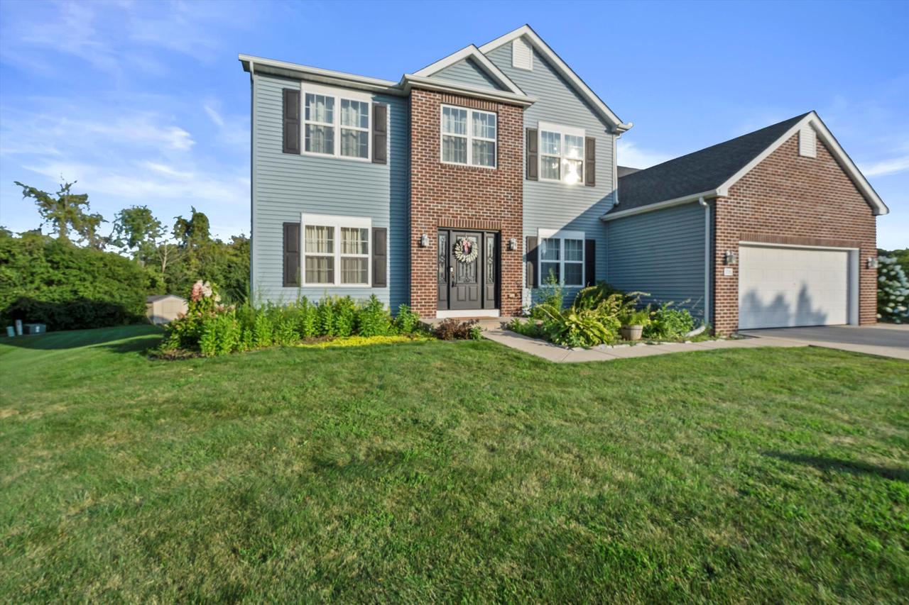 Knollwood Dr, Grafton, WI 53024 #1