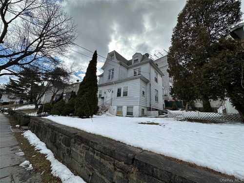 164 Highland St, Port Chester, NY, 10573-3302 | Card Image