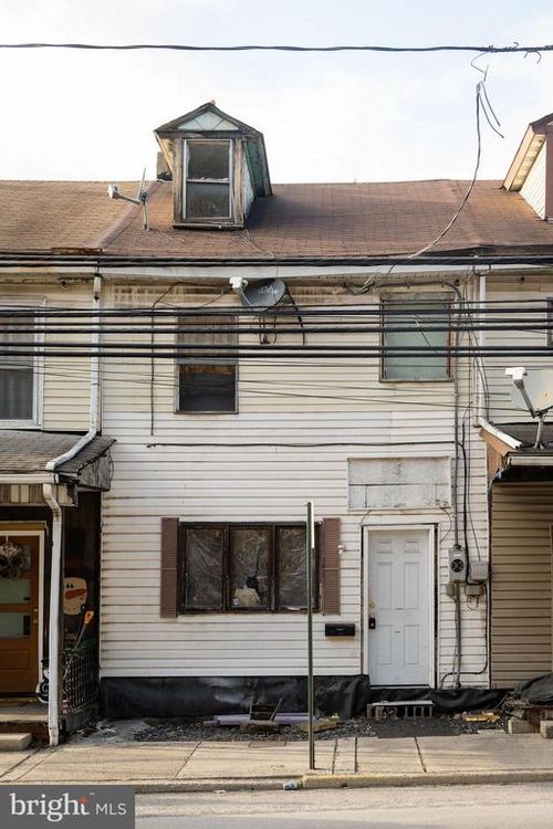 704 Bear Valley Avenue, SHAMOKIN, PA, 17872 | Card Image