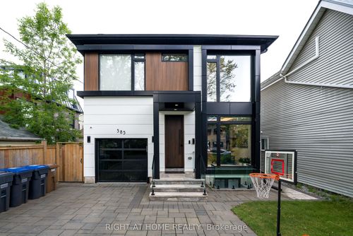 585 Montbeck Cres, Mississauga, ON, L5G1N9 | Card Image