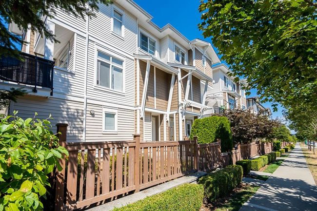 12 - 19433 68 Avenue, Townhouse with 3 bedrooms, 2 bathrooms and 2 parking in Surrey BC | Image 4