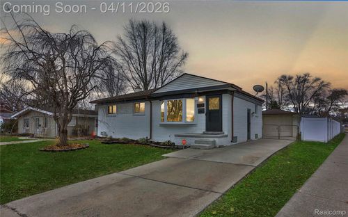 22904 Detour St, Saint Clair Shores, MI, 48082-1341 | Card Image