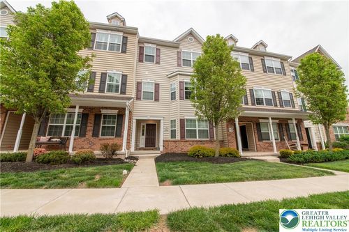 3062 Davenport Way, PENNSBURG, PA, 18073-1287 | Card Image
