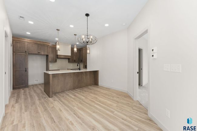 8621 W Shoreline Pl, Townhouse with 3 bedrooms, 3 bathrooms and null parking in Sioux Falls SD | Image 5