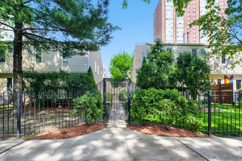 b-4647 N Kenmore Ave, CHICAGO, IL, 60640-5024 | Card Image