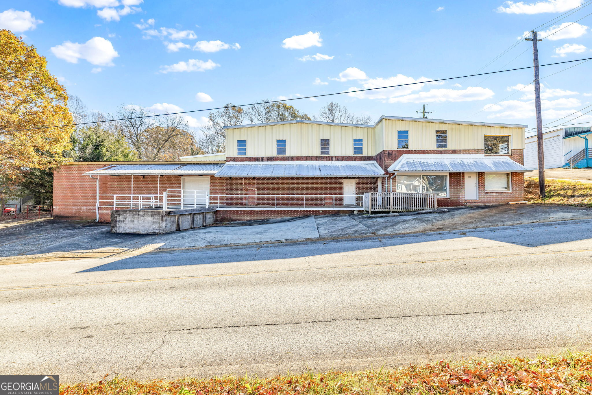 438 Irvin St, Cornelia, GA 30531