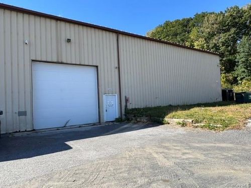 400-2907 Us Route 9w, New Windsor, NY, 12553 | Card Image