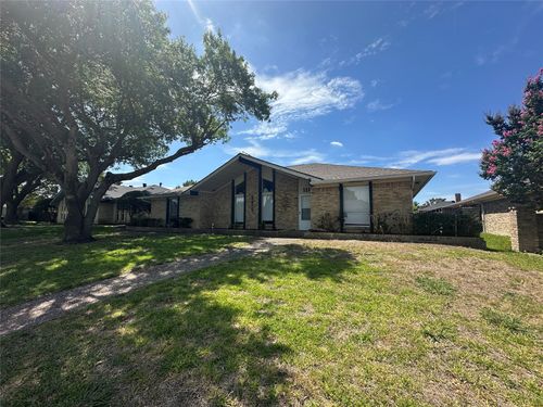 526 Sheffield Dr, Richardson, TX, 75081-5610 | Card Image