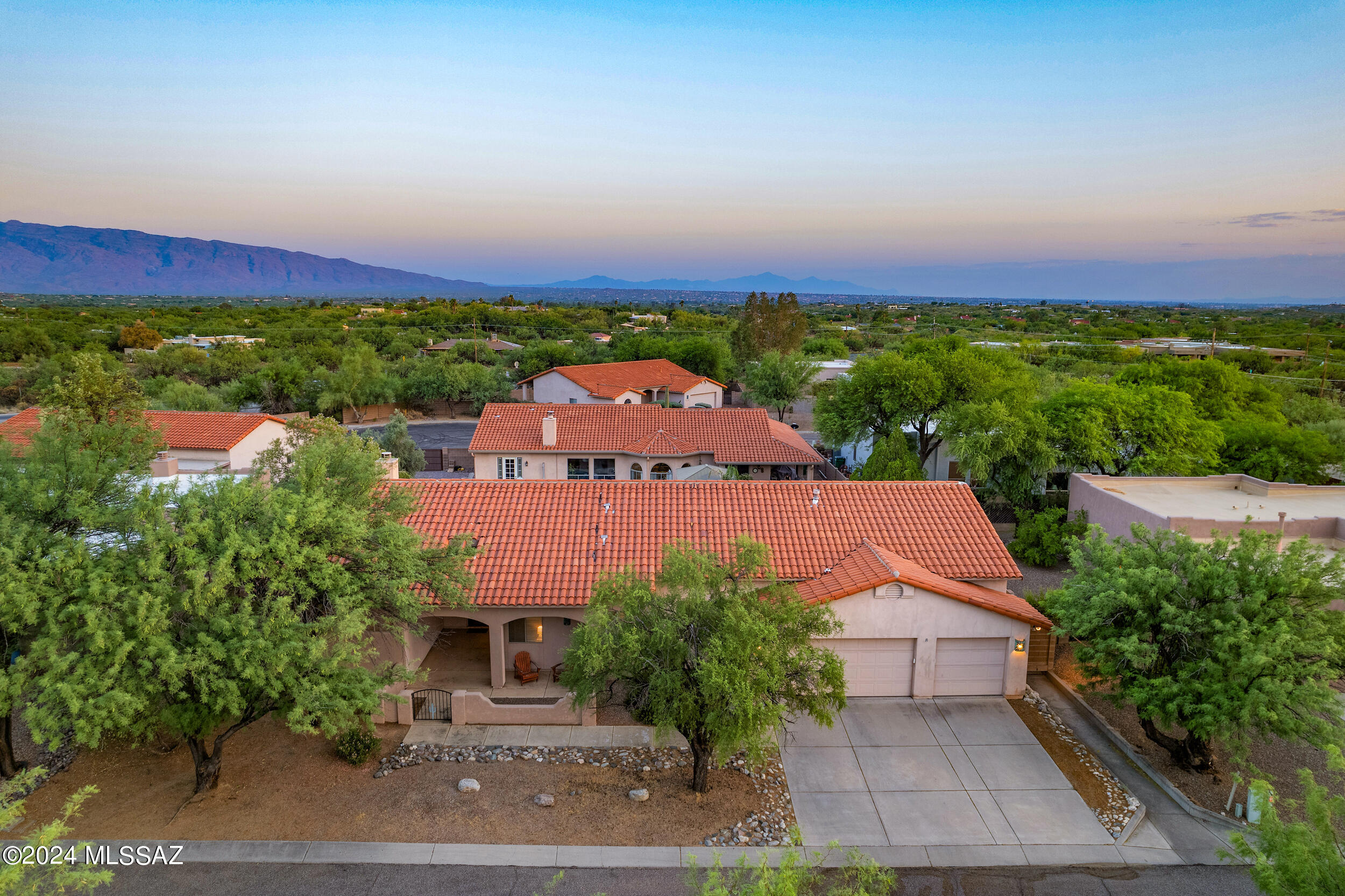 Mountain Gate Pl, Tucson, AZ 85749