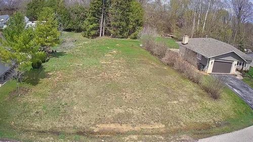 1200 W Glen River Road, GLENDALE, WI, 53217 | Card Image