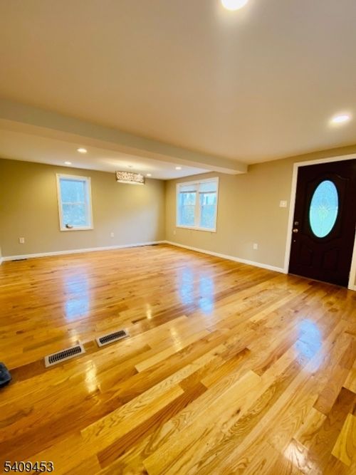 1109 Us Highway 202/206, Bridgewater, NJ, 08807-1276 | Card Image