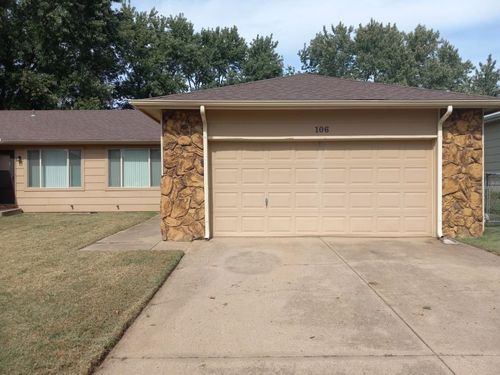 106 April Dr, Mulvane, KS, 67110-1002 | Card Image