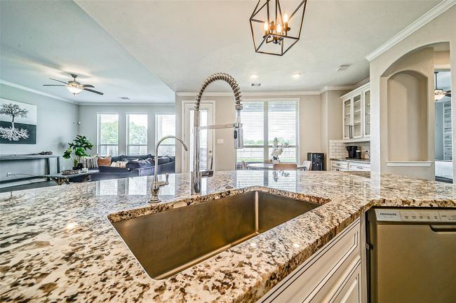 9507 Carson Ln, House other with 5 bedrooms, 3 bathrooms and 2 parking in Iowa Colony TX | Image 17