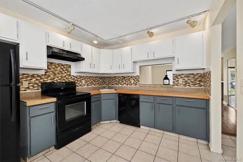 11b-19 Moore Ln, Washingtonville, NY, 10992-2245 | Card Image