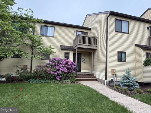 7 Lake Ct, Flemington, NJ, 08822-2050 | Card Image