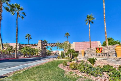 261-5273 Indian River Dr, Las Vegas, NV, 89103-7498 | Card Image