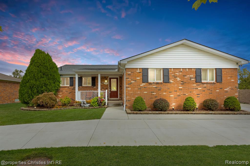 Summit Ct, Macomb, MI 48044 #1