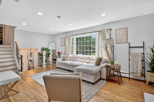 6 Cindy Ln, Wappingers Falls, NY, 12590-1710 | Card Image