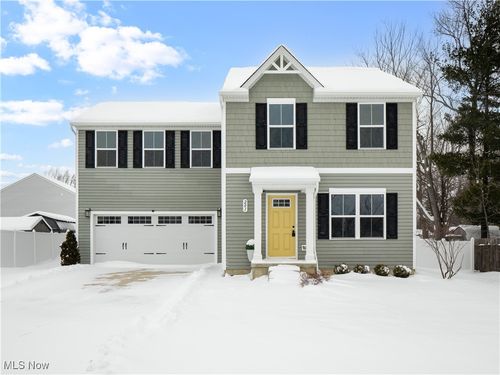 201 Taft Dr, Eastlake, OH, 44095-3985 | Card Image