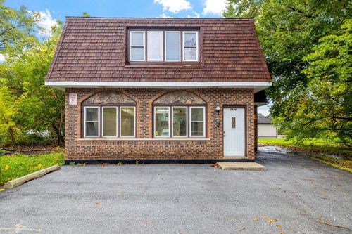 7936 W 87th St, Justice, IL, 60458-1881 | Card Image