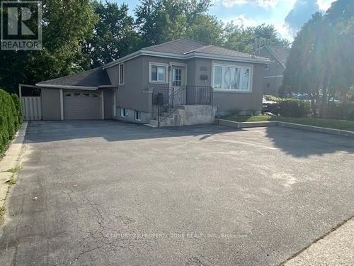 561 Mohawk Rd W, Hamilton, ON, L9C1X5 | Card Image
