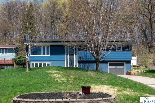 492 Marvin Blvd, North Mankato, MN, 56003-3318 | Card Image