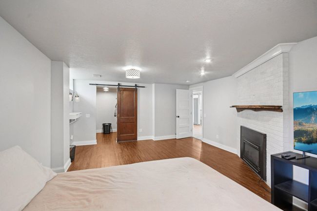 23-web-or-mls-Como Ave-1106-023.jpg | Image 17