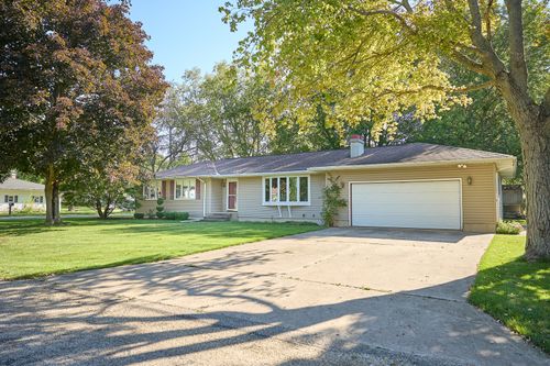 201 S Shafer St, Granville, IL, 61326-9555 | Card Image
