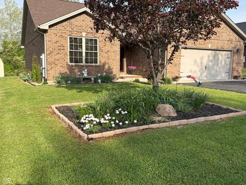 201 S Westwood Dr, Westport, IN, 47283-9523 | Card Image