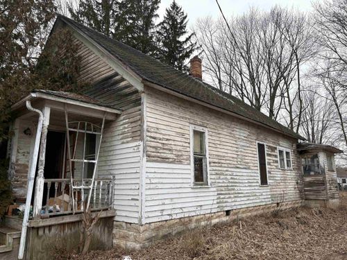 117 E Maple St, Saint Charles, MI, 48655-1301 | Card Image