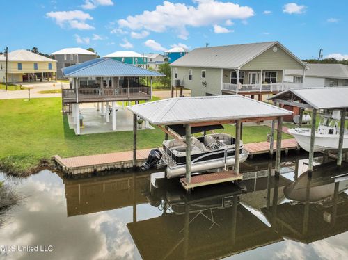 4050 Victoria St, Bay Saint Louis, MS, 39520-7601 | Card Image