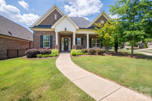 5247 Courtyard Ln, Belmont, NC, 28012-0110 | Card Image