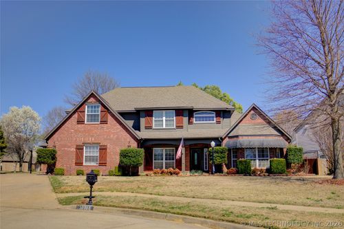 10305 E 90th St N, Owasso, OK, 74055-6816 | Card Image