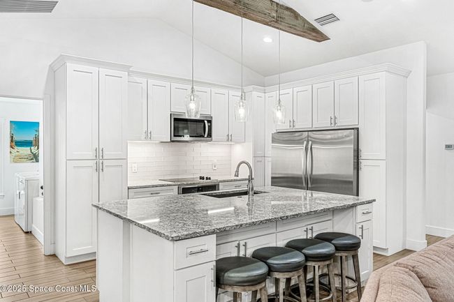 Kitchen Island | Image 12
