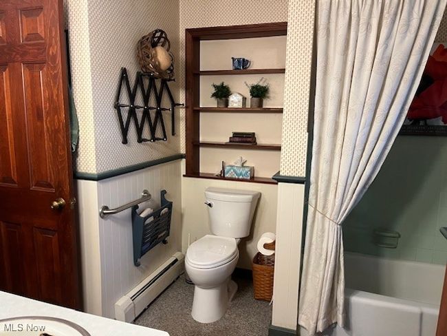 Full bathroom with shower / bathtub combination | Image 19
