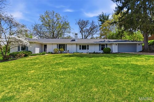 6 Lake Pembroke Dr, Ferguson, MO, 63135-1276 | Card Image