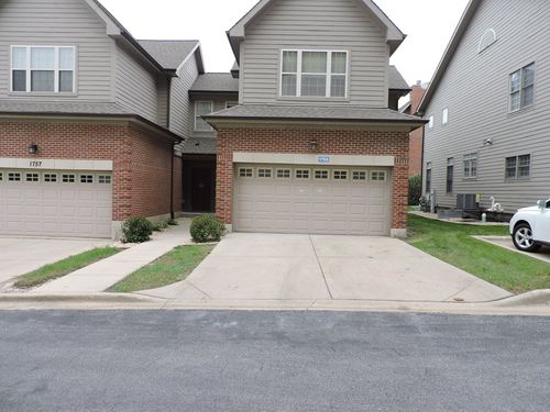 1755 Riverwoods Dr, Melrose Park, IL, 60160-1638 | Card Image