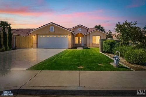 3217 Sierra Meadows Dr, Bakersfield, CA, 93313-5701 | Card Image