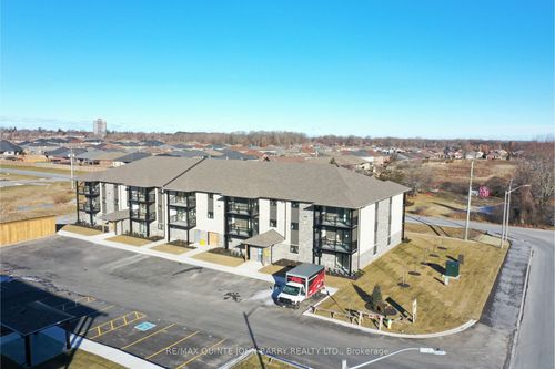 302-10 Hillside Meadow Drive, Quinte West, ON, K8V0J7 | Card Image