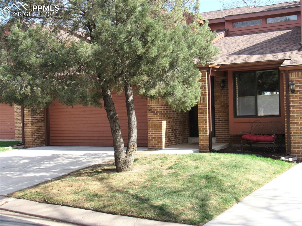 Daybreak Cir, Colorado Springs, CO 80917