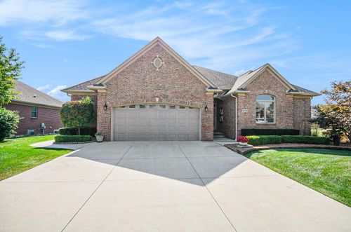 16754 Shinnecock Dr, Macomb, MI, 48042-6207 | Card Image