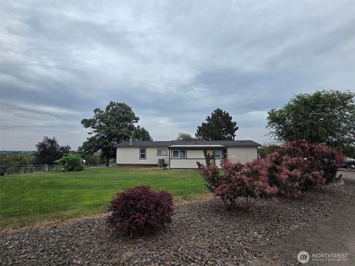 28605 Dallas Rd, Richland, WA, 99352-7736 | Card Image